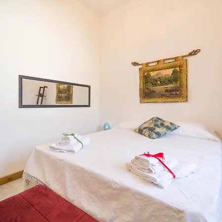 Pet Friendly In With Kitchen *