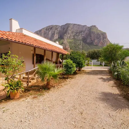 Pet Friendly In With Kitchen بيت للعطل